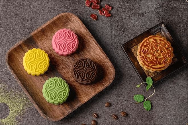 月餅全自動(dòng)刷蛋機(jī)，提高產(chǎn)品產(chǎn)量，提升產(chǎn)品檔次！